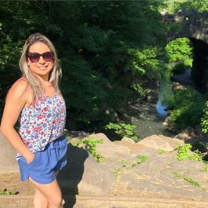 Meet your Posher, Leonara